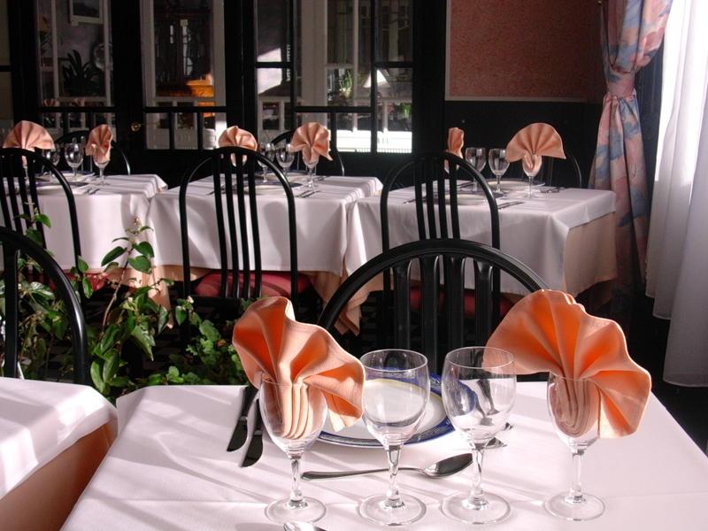 Arcantis Hotel Metropole Châtel-Guyon Restaurante foto